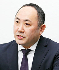 img_mr_saeki_2402.jpg